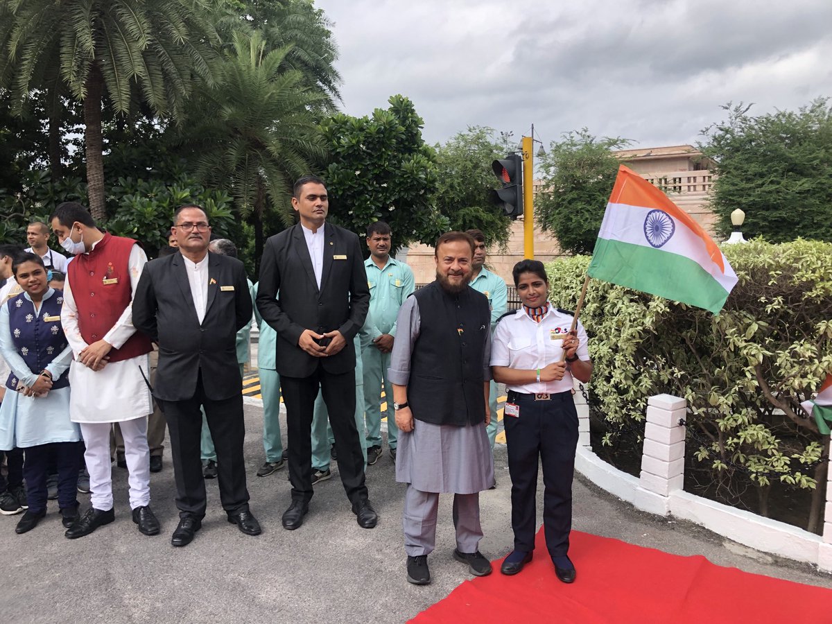 zafarsareshwala's tweet photo. To be present at Unfurling of the #NationalFlag 🇮🇳 on the 76th #IndependenceDay #AzadiKa AmritMahotsav is truly a moment of Pride,When we are celebrating 75 glorious years of Independence! Thanks 🙏 @TajHotels for giving me this opportunity https://t.co/qfMzWi52pR