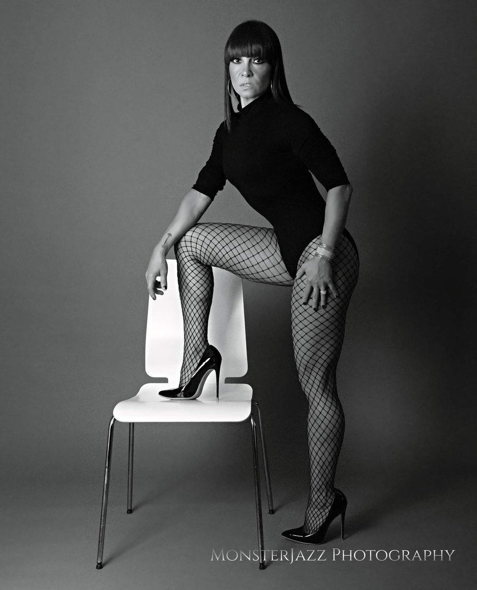 MonsterJazzPhot's tweet photo. I'm ready for the week!  Are you?

#model #models #FashionModel #fashion #nycfashionphotographer #bostonphotographer #highheels #legsandheels #legs #sexy #maturemodel #over40 #over40model #over40models #ctphotographers #blackandwhite https://t.co/CUAtYxWtgR