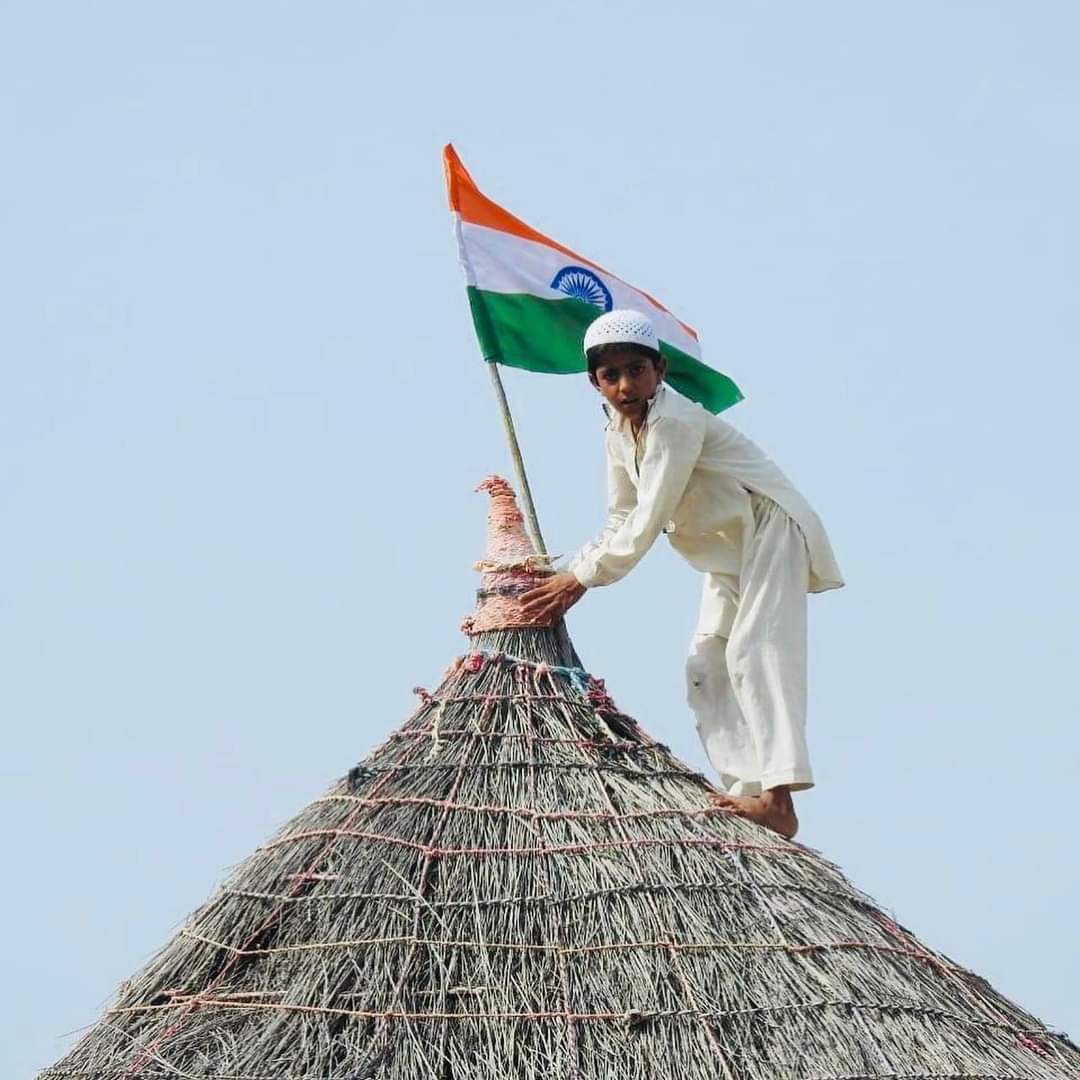 Shokeenofficial's tweet photo. *आप सभी देश वासियों को स्वतंत्रता दिवस की हार्दिक शुभकामनाएं।*
#HappyIndependenceDay 
@BeingSalmanKhan @Neha9576 https://t.co/g9GpWrGw6Y