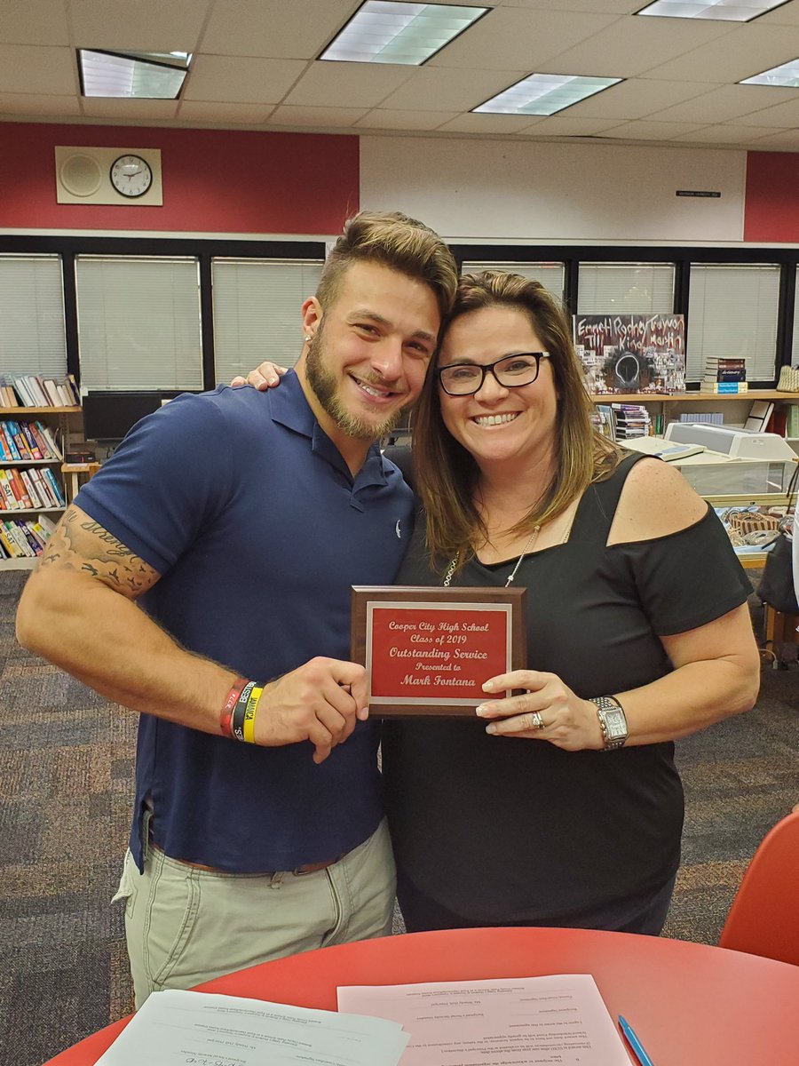 Nikihix's tweet photo. Thank you @elvisduran @iHeartRadio @Z100NewYork @BICGroup for celebrating me & all teachers. What an incredible surprise to be recognized for my β€οΈ of teaching & the joy of becoming Markβs teacher @CooperCityHigh @Principal_CCHS @browardschools #WRITE4TEACHERS Thank you BIC https://t.co/BDWVuYVWod