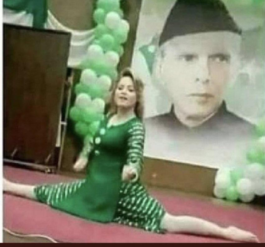 یہ تصویر پاکستان کے نظریاتی تشخص اور اس قوم کی اقدار و روایات کی جس شدت سے نفی کرتی ہے اسکو ایک محب وطن اور درد مند انسان ہی سمجھ سکتا ہے
امپورٹڈ حکومت سے کسی بھی کار خیر کی توقع رکھنا عبث ہے لیکن اس سطح تک گرنے کی بہر حال امید نہیں تھی 
#یہ_کیسی_آزادی_ہے 
#امپورٹڈ_حکومت_نامنظور