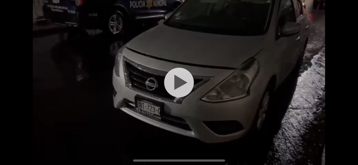 Alxqro1's tweet photo. @ColCimatario @SSPMQueretaro #roboautos quien haya sido víctima de robo en la cimatario por estos pillos de este auto , ya los pescaron , levanten su denuncia https://t.co/8TyJ4mEwKX