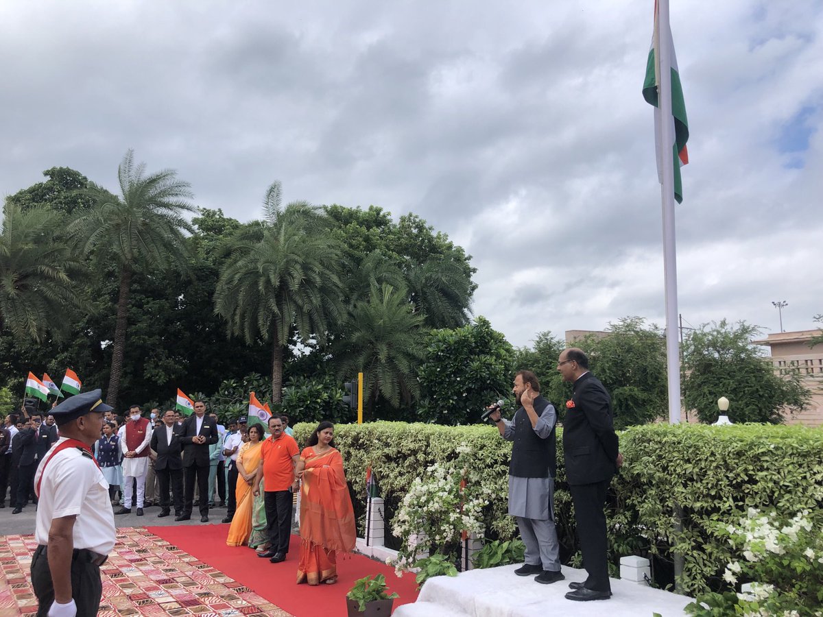 zafarsareshwala's tweet photo. To be present at Unfurling of the #NationalFlag 🇮🇳 on the 76th #IndependenceDay #AzadiKa AmritMahotsav is truly a moment of Pride,When we are celebrating 75 glorious years of Independence! Thanks 🙏 @TajHotels for giving me this opportunity https://t.co/qfMzWi52pR