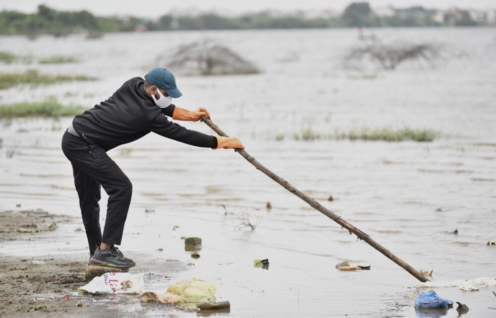 ENYImpacts's tweet photo. Cleanup + Coconuts without straw + Tree Plantation + Meditation.
Glimpse from 100th Ameenpur Lake Outreach. You can join us on every Sunday. Link in bio to register.
#ENYImpacts #VISVA #AzadiKaAmritMahotsav @SwachhBharatGov @swachhbharat @SwachSurvekshan https://t.co/0aRMBdj918