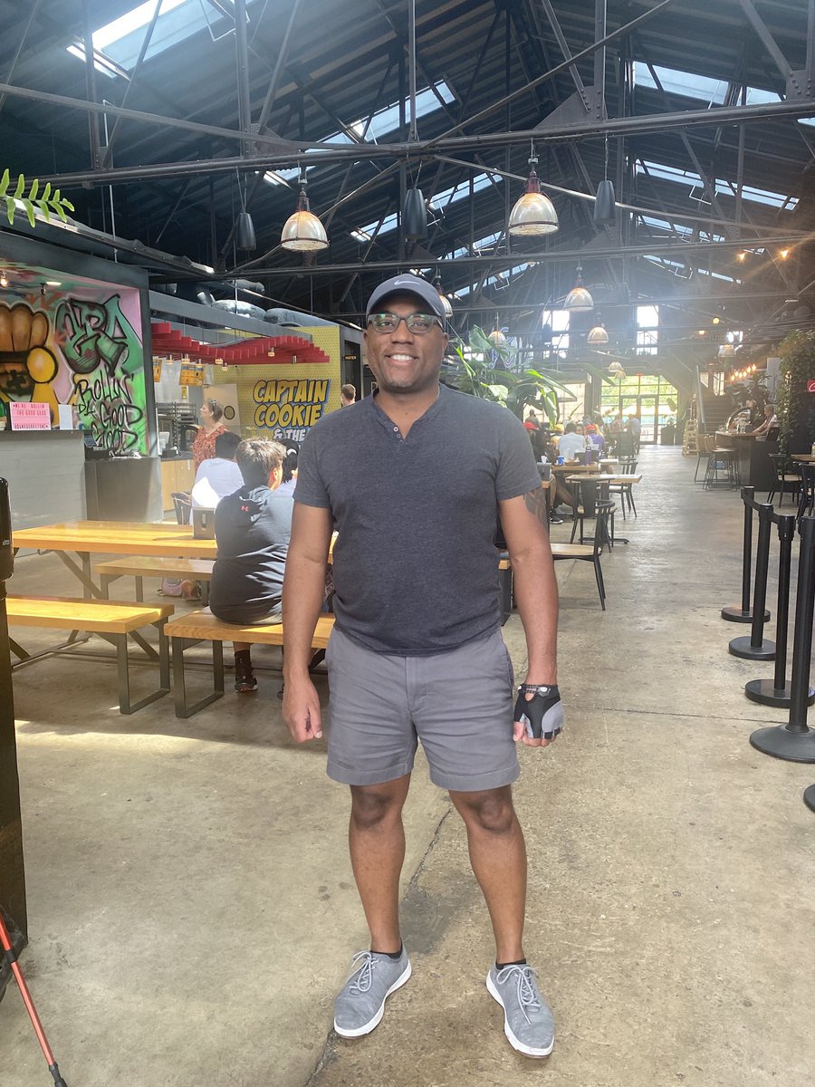 maXolo_travel's tweet photo. I’m not sure why they built another food hall in d/t Raleigh, less than 2 miles from the other one… but so be it… it’s pretty great!… Transfer Co. Food Hall in Raleigh, the capital of NC! 😋 #maxolo #Raleigh #foodhalls https://t.co/Vxkq88kDsi