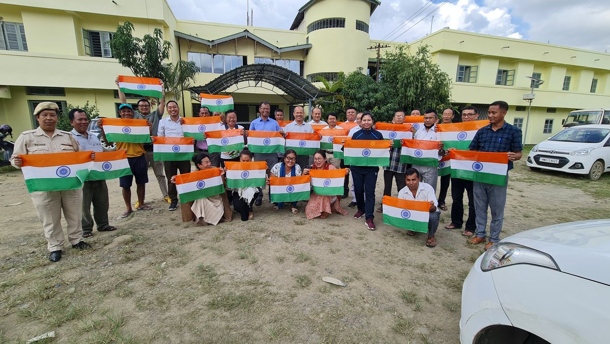 YAS_Manipur's tweet photo. Today is a day to feel proud about being a part of this great nation. Our proud officials and players from various districts celebrating the 75 years of India's Independence. May this spirit of freedom lead us all to success and glory in life. 

Happy #IndependenceDay to all! https://t.co/eRhoZL02vh
