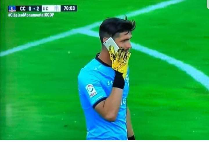Amor cuelga que viene un delantero .No tranquila Cuéntame con calma que es Dembele.😂