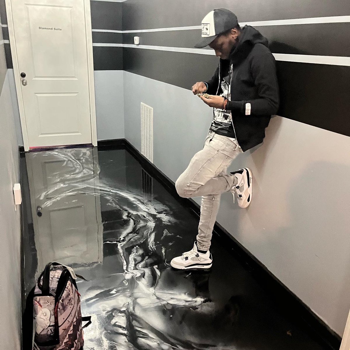 hoedontcallmeq1's tweet photo. They Want Me To Flex But Ion Know What Iโm Doingโผ๏ธ #FreeChevy #FreeDemOgs #FreeDracooShorty #LongLiveLeekey https://t.co/3g0c3x75Jq