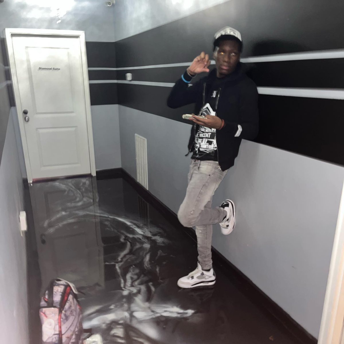hoedontcallmeq1's tweet photo. They Want Me To Flex But Ion Know What Iโm Doingโผ๏ธ #FreeChevy #FreeDemOgs #FreeDracooShorty #LongLiveLeekey https://t.co/3g0c3x75Jq