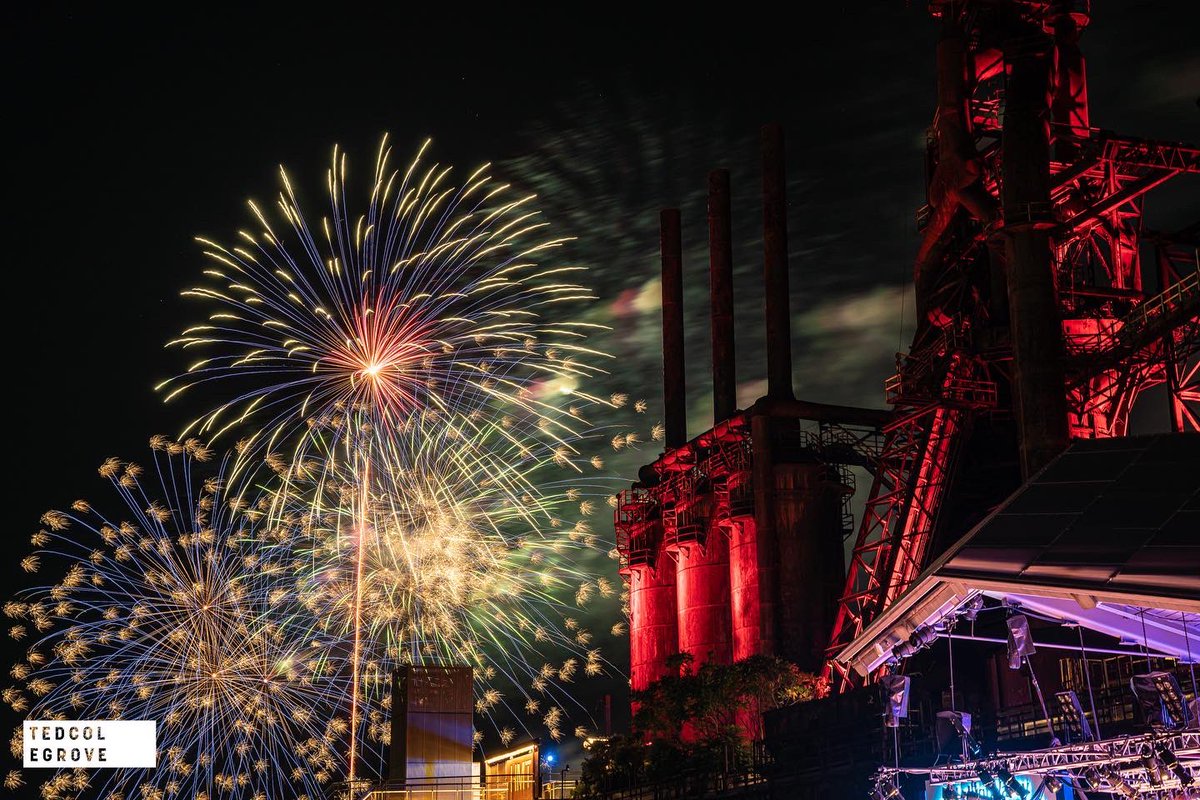 As always a end-of-<a href="/Musikfest/">Musikfest</a>  fireworks photo. 

Glad I could get out of the house and get it.