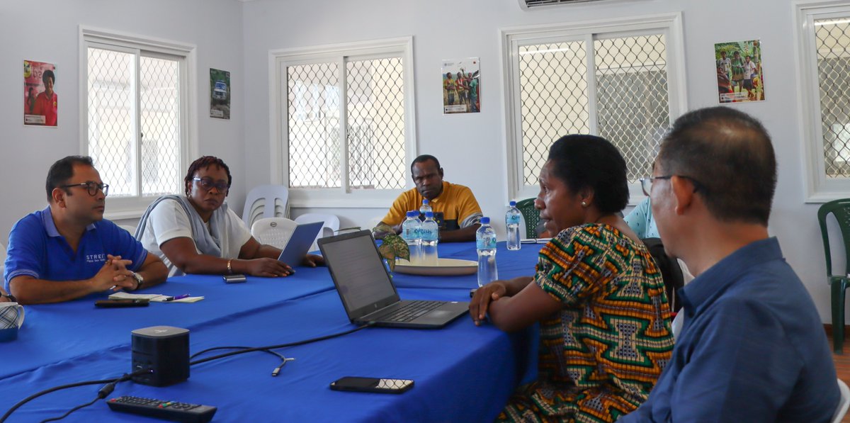 STREITpng's tweet photo. Fostering cooperation and partnership with science institutes in #PapuaNewGuinea 

@EUinPNG🇪🇺-funded @STREITpng🇺🇳 meets with @uniofgka's Sepik Campus to strengthen cooperation &amp; partnership for enhanced support to farming communities in Sepik. More👉 https://t.co/b2OON8UJIh https://t.co/BaSkjY4fYr
