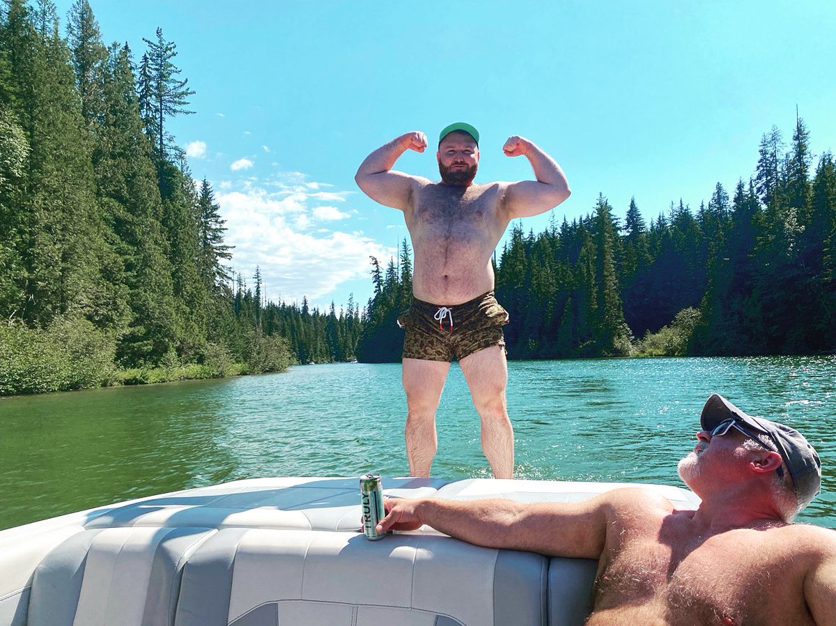 cubsteak's tweet photo. Lake time with the daddies https://t.co/12nnpTAJOQ