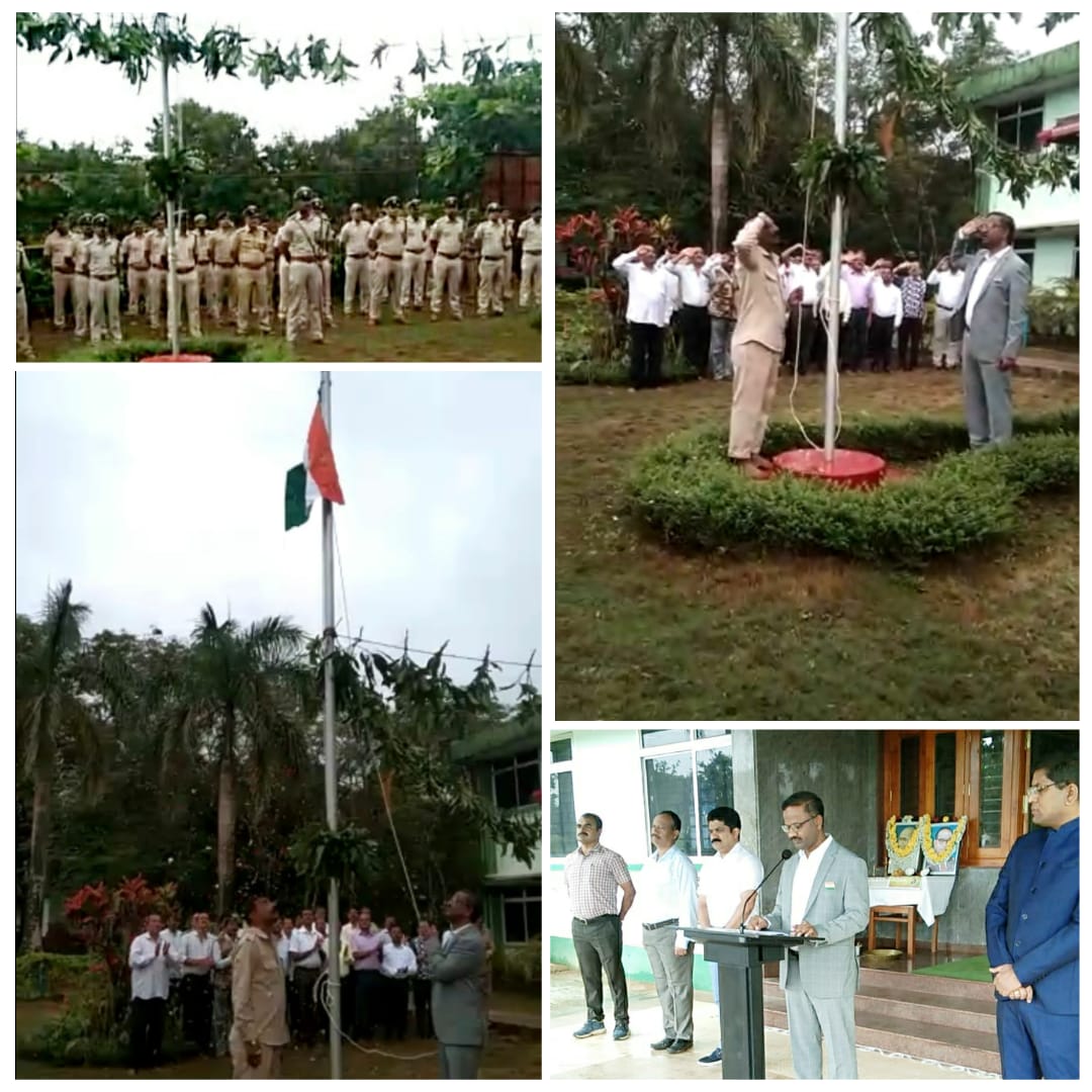 kanara_kfd's tweet photo. ದೇಶವನ್ನು ದಾಸ್ಯ ಸಂಕೋಲೆಯಿಂದ ಬಿಡಿಸಲು ಹೋರಾಡಿದ ಮಹನೀಯರ ನೆನಪು ಸದಾ ಶಾಶ್ವತ. ಅವರ ತ್ಯಾಗದ ಫಲವೇ ಇಂದು ನಾವು ಅನುಭವಿಸುತ್ತಿರುವ ಸ್ವಾತಂತ್ರ್ಯ. ಈ ವೀರರನ್ನು ಸ್ಮರಿಸೋಣ, ದೇಶವನ್ನು ಇನ್ನಷ್ಟು ಬಲಿಷ್ಠವಾಗಿ ಕಟ್ಟೋಣ. ಸರ್ವರಿಗೂ ಸ್ವಾತಂತ್ರ್ಯ ದಿನಾಚರಣೆಯ ಅಮೃತ ಮಹೋತ್ಸವದ ಶುಭಾಶಯಗಳು.@CirKfd https://t.co/pwxIjR7Ikq