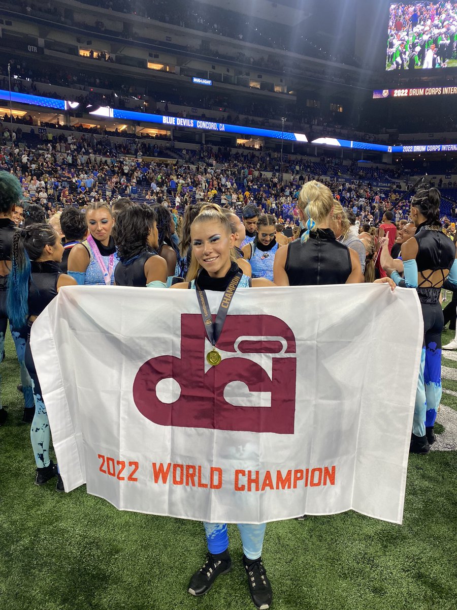 sashacavallaro's tweet photo. world champs 💙😈🌀🥇 #20in22 #bluesmoke #sapphiresummer #bluedevils #bdcg  @TheBlueDevils https://t.co/MEwviqAMIB