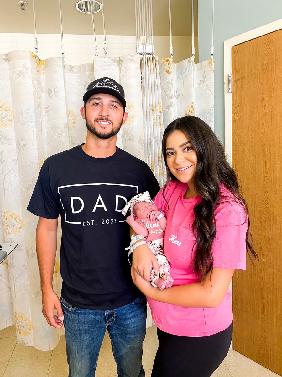 MerSadiesBaby's tweet photo. Ellena Amelia born Aug 11 at 6:49pm weighing 6lbs 2oz. Our hearts have never been more complete 🥰🥹♥️ https://t.co/QtqXHhJGTT