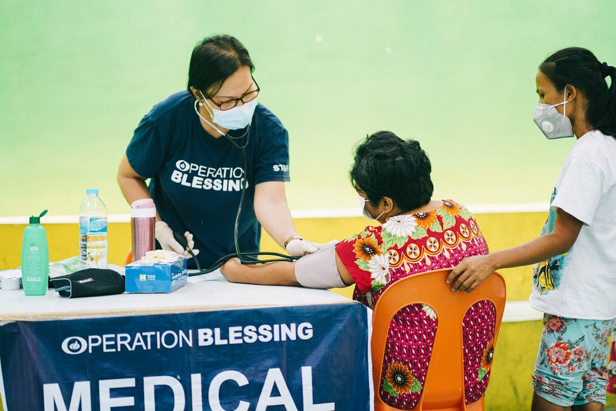 obphil's tweet photo. LOOK: Teresita, 67,  was awake early to avail of the free medical checkup at OB's #MobileClinic at Aplaya, #Baseco Compound in Tondo, Manila. The medical mission has served more than 300 patients through the joint efforts of our volunteers and partners. https://t.co/uMmCRs6Kgw