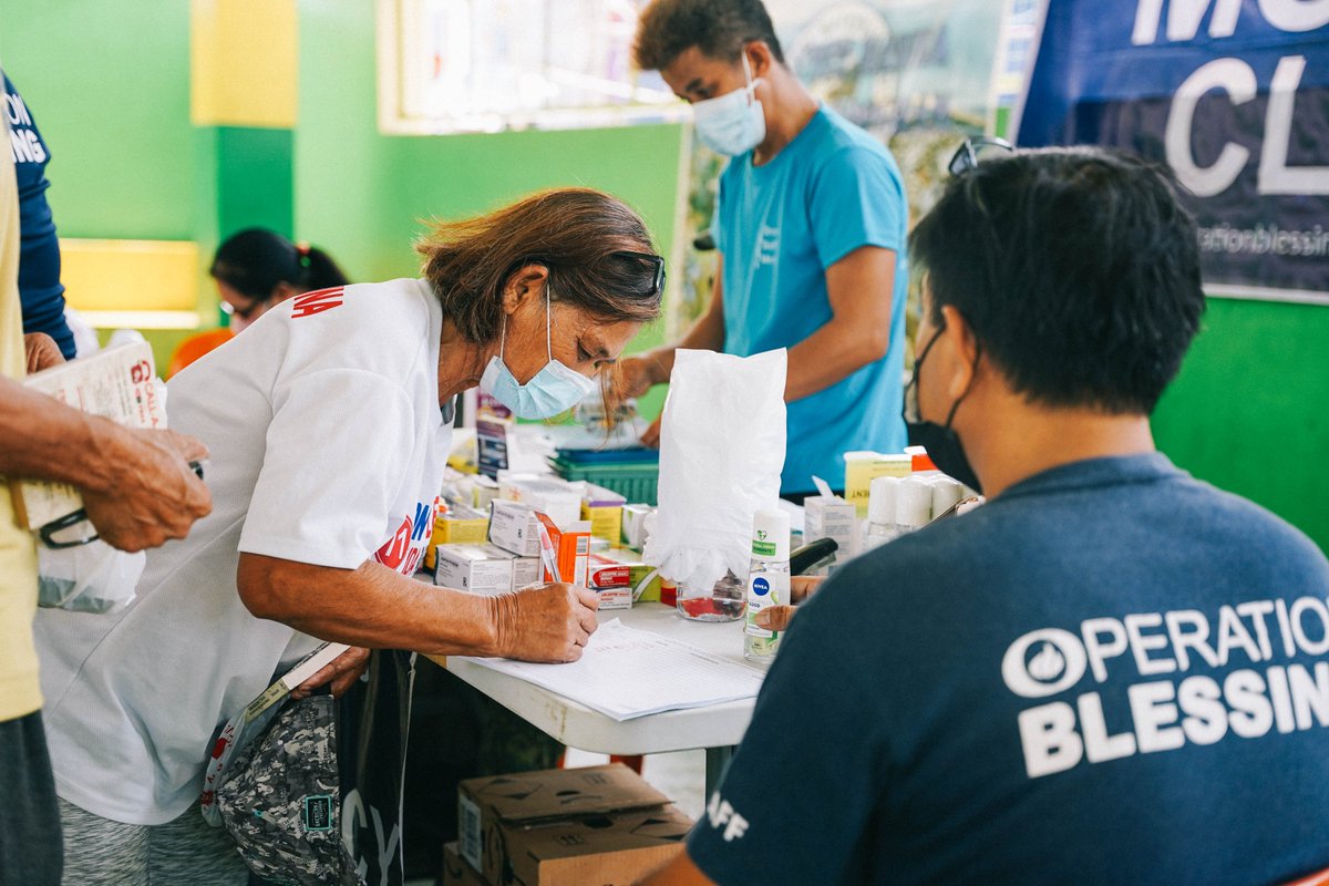 LOOK: Teresita, 67,  was awake early to avail of the free medical checkup at OB's #MobileClinic at Aplaya, #Baseco Compound in Tondo, Manila. The medical mission has served more than 300 patients through the joint efforts of our volunteers and partners.
