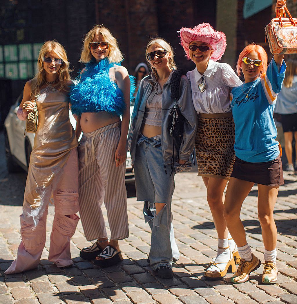 denimology's tweet photo. Copenhagen Fashion Week S/S 2023 - Street Styles - https://t.co/gdYHed7F9i #streetstyle #streetlooks #fashionweek #copenhagen #fashionistas #fashionlovers #getthelook read at https://t.co/yFb991QDlr https://t.co/qFQyK4KryT