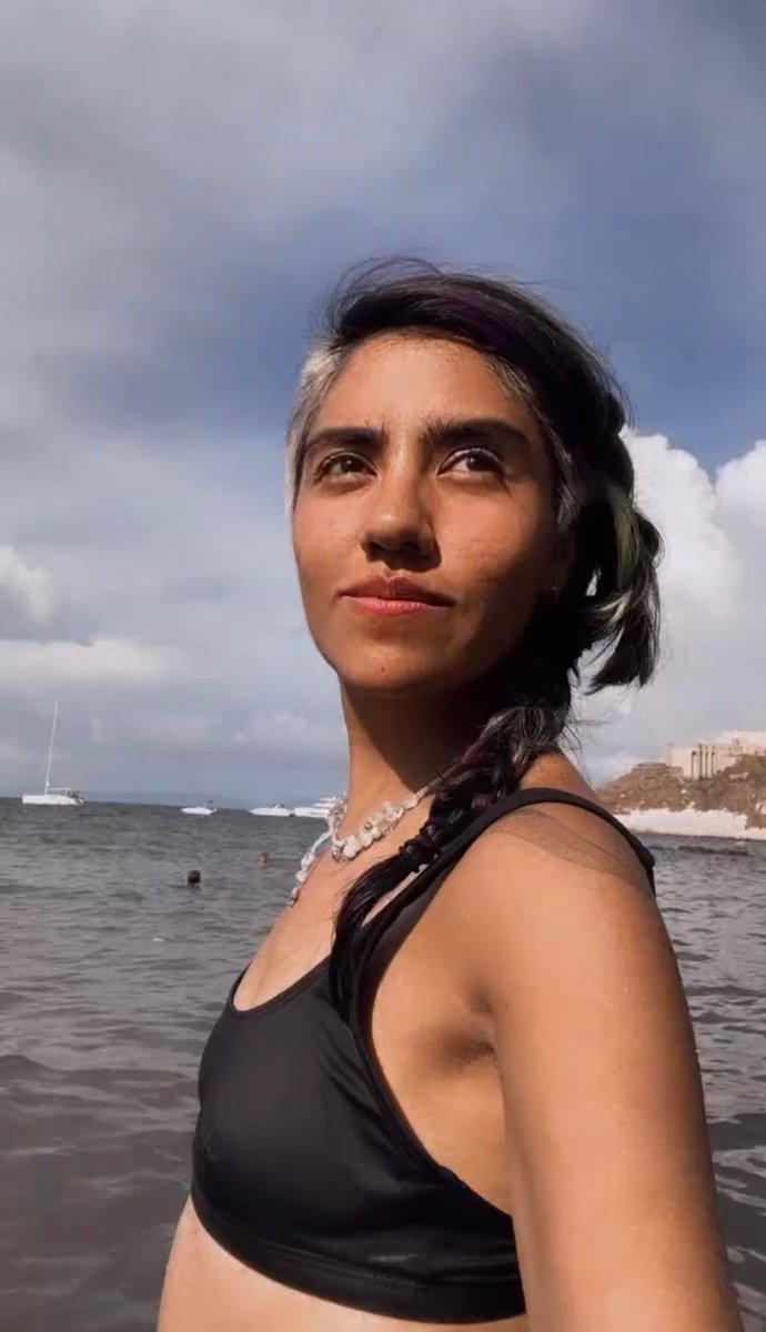 ppteamgabyy's tweet photo. Muchas felicidades Anita, disfruta mucho este día sabes q todos los polinesios te amamos y queremos q siempre estés feliz <3 te amamos.

Me ayudan a etiquetar a anita porfis😿
@PlaticaPolinesi @PPTeamKaren https://t.co/QNXdEmsV5p