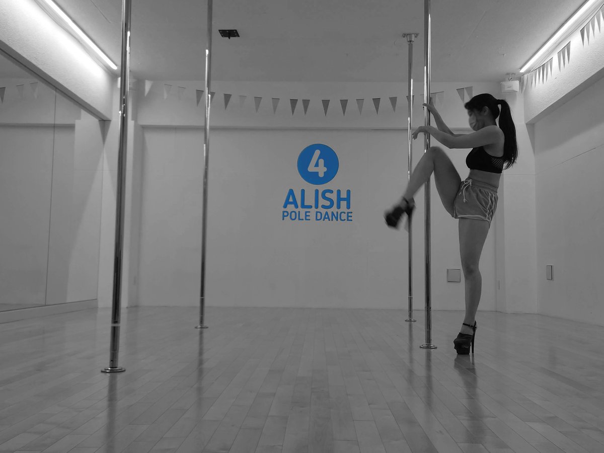 ALISH_POLEDANCE's tweet photo. 今週末は４周年と発表会👯

プライベートレッスンと自主練が最終調整💃

みんなで一丸となって素敵な

４周年と発表会になりますように✨

#ポールダンス #ダンス #フィットネス女子 #腹筋女子 #筋肉女子 #ヒール #ハイヒール #背が高い #poledance #heels #fitness #greatfigure #legs #hot #nicebum https://t.co/D3jNKbdaDu