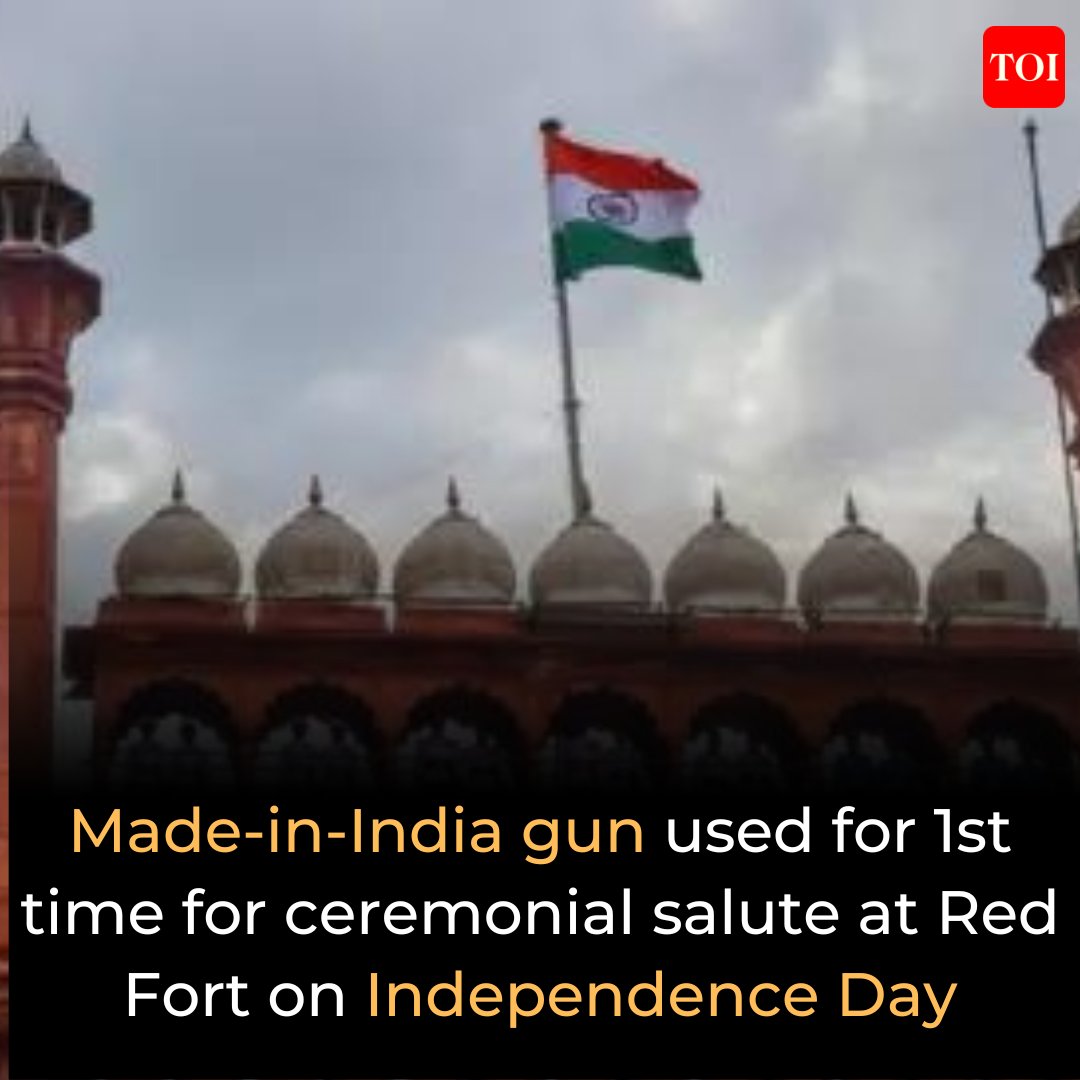 timesofindia's tweet photo. Made-in-India gun used for 1st time for ceremonial salute at Red Fort on #IndependenceDay 

PM Modi said all Indians will get inspired and feel empowered on hearing this made-in-India gun roar.

https://t.co/zBiFymYFIe 

#IndiaAt75 #IndependenceDay2022 
#HarGharTiranga https://t.co/5VYbVJF34u