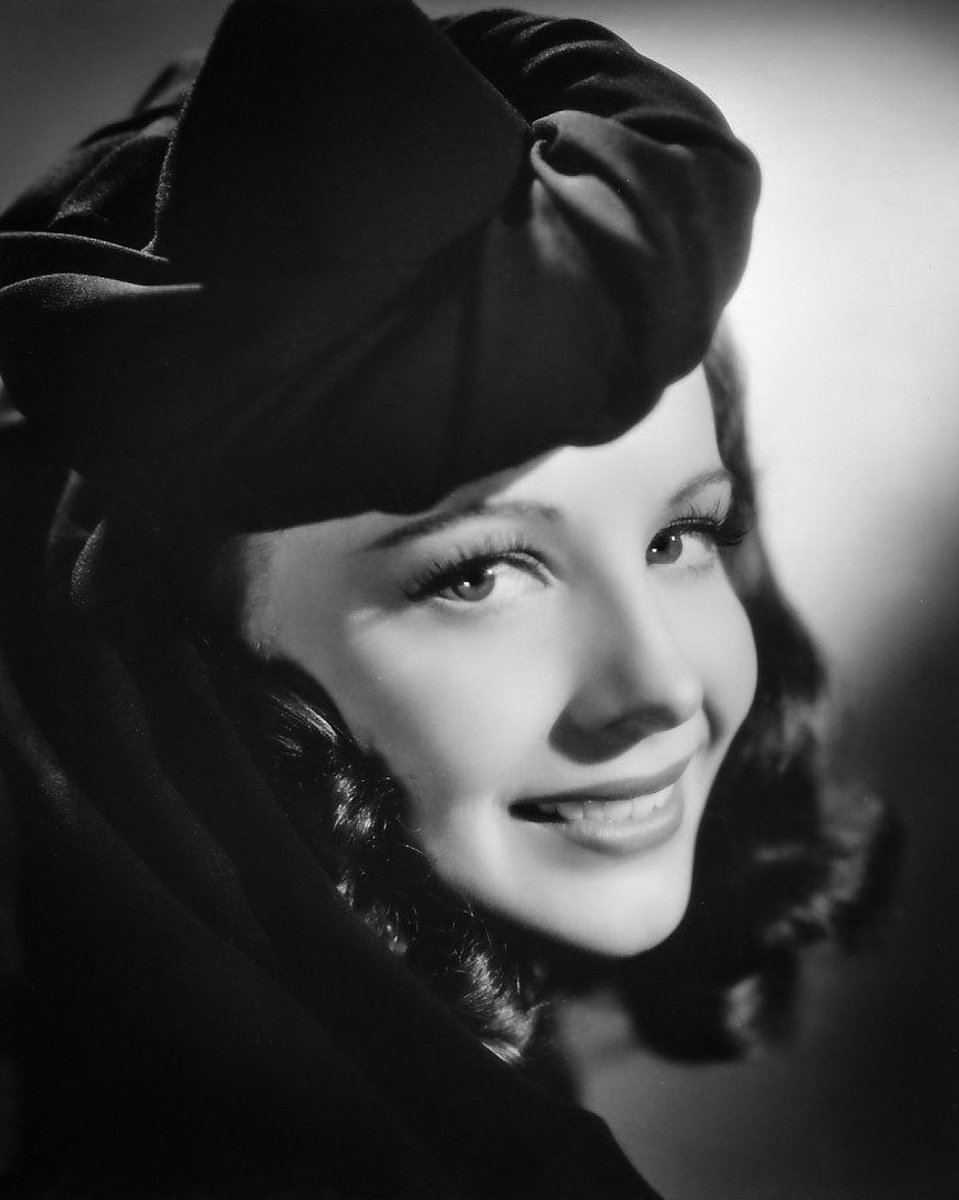 CutiesVintage's tweet photo. 💖 Happy Birthday Signe Hasso - Born OTD, Aug 15, 1915 🎂

💖 Signe Hasso (1915 – 2002) Swedish actress, writer, and composer
🌟 #SigneHasso #happybirthday #oldhollywood #otd

https://t.co/nTfLCKB51v https://t.co/tnxynol5PB