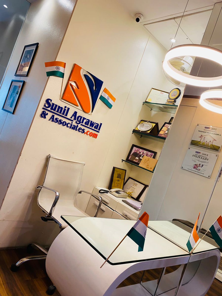 SAAIndore's tweet photo. Celebrating the 75th year of Indian Independence. 🇮🇳
#independenceday #independencedayindia #15august #independenceday2022 #harghartiranga #sunilagrawalandassociates #indore https://t.co/nuZzssVh9r