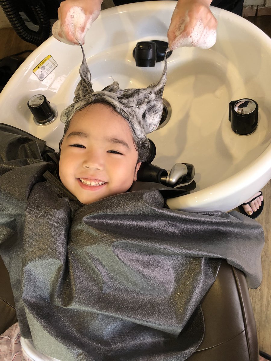 reonaruo's tweet photo. 今までお盆休みなんてない所で働いてたからお盆休みがあるって不思議過ぎる！三日間のお盆休みに1日休み付けてくれて4連休でした！子どもたちとたくさん過ごす事できて良かったです！今日も子どもたちの髪切り（息子は初美容室）にきて恵比寿でした！ https://t.co/12l0abgvLy