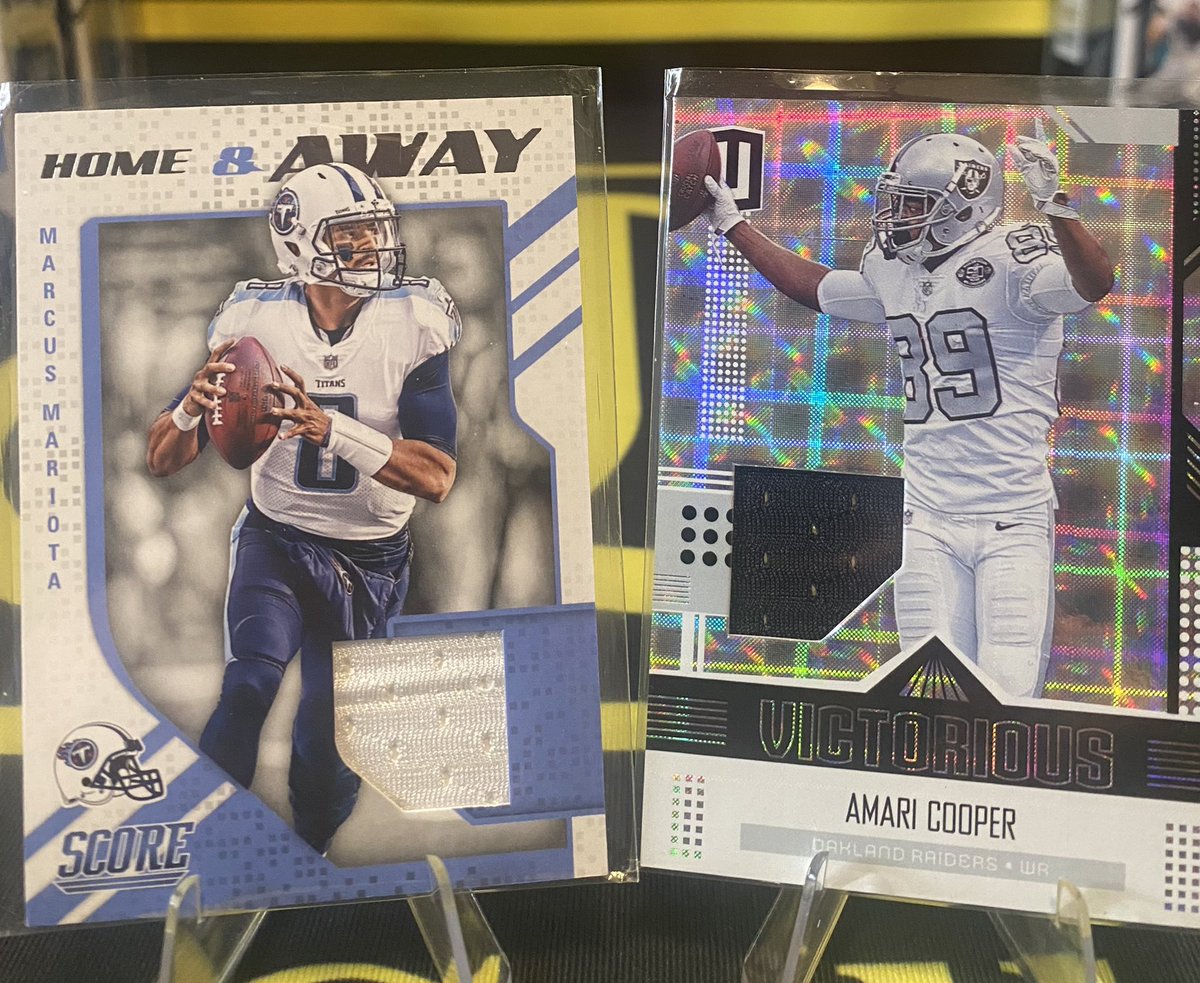 JBCards412's tweet photo. ‼️FREE GIVEAWAY @ 500 followers‼️
@PaniniAmerica victorious Amari Cooper &amp; score Marcus Mariota Memorabilia cards 🔥🔥🔥🔥
FOLLOW &amp; TAG A FRIEND TO ENTER #memorabilia #memcard #thehobby #whodoyoucollect #NFL https://t.co/mk9xQsjxWX