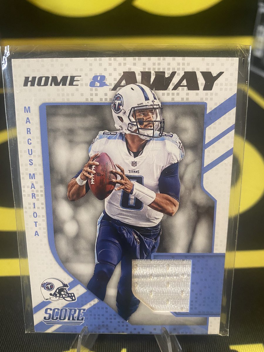 JBCards412's tweet photo. ‼️FREE GIVEAWAY @ 500 followers‼️
@PaniniAmerica victorious Amari Cooper &amp; score Marcus Mariota Memorabilia cards 🔥🔥🔥🔥
FOLLOW &amp; TAG A FRIEND TO ENTER #memorabilia #memcard #thehobby #whodoyoucollect #NFL https://t.co/mk9xQsjxWX