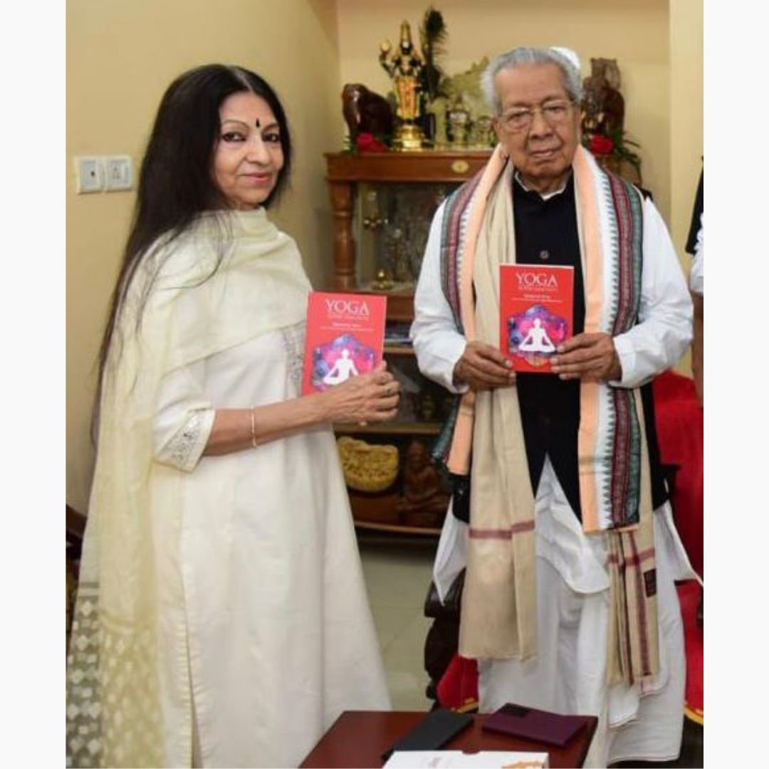 BijoyYoga's tweet photo. "Yoga For Super Immunity" being Released by Honorable Governor of Andhra Pradesh Sri. @BiswabhusanHC  

#yogaforsuperimmunity #bookrelesed #book
#andhrapradesh   #Governorofoandhrapradesh #governor https://t.co/jCzPWfrEm5