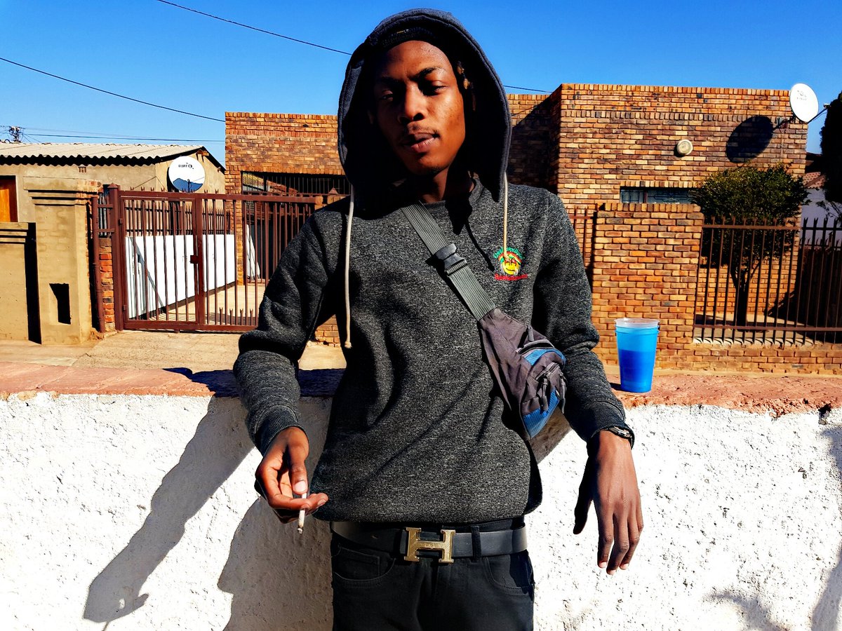 TobiRaww_FHG's tweet photo. Imma Hold you Down even thou ma Heart is Freezing π
#Mmemberville #StonerFam #KushIt https://t.co/huK43DXZXg