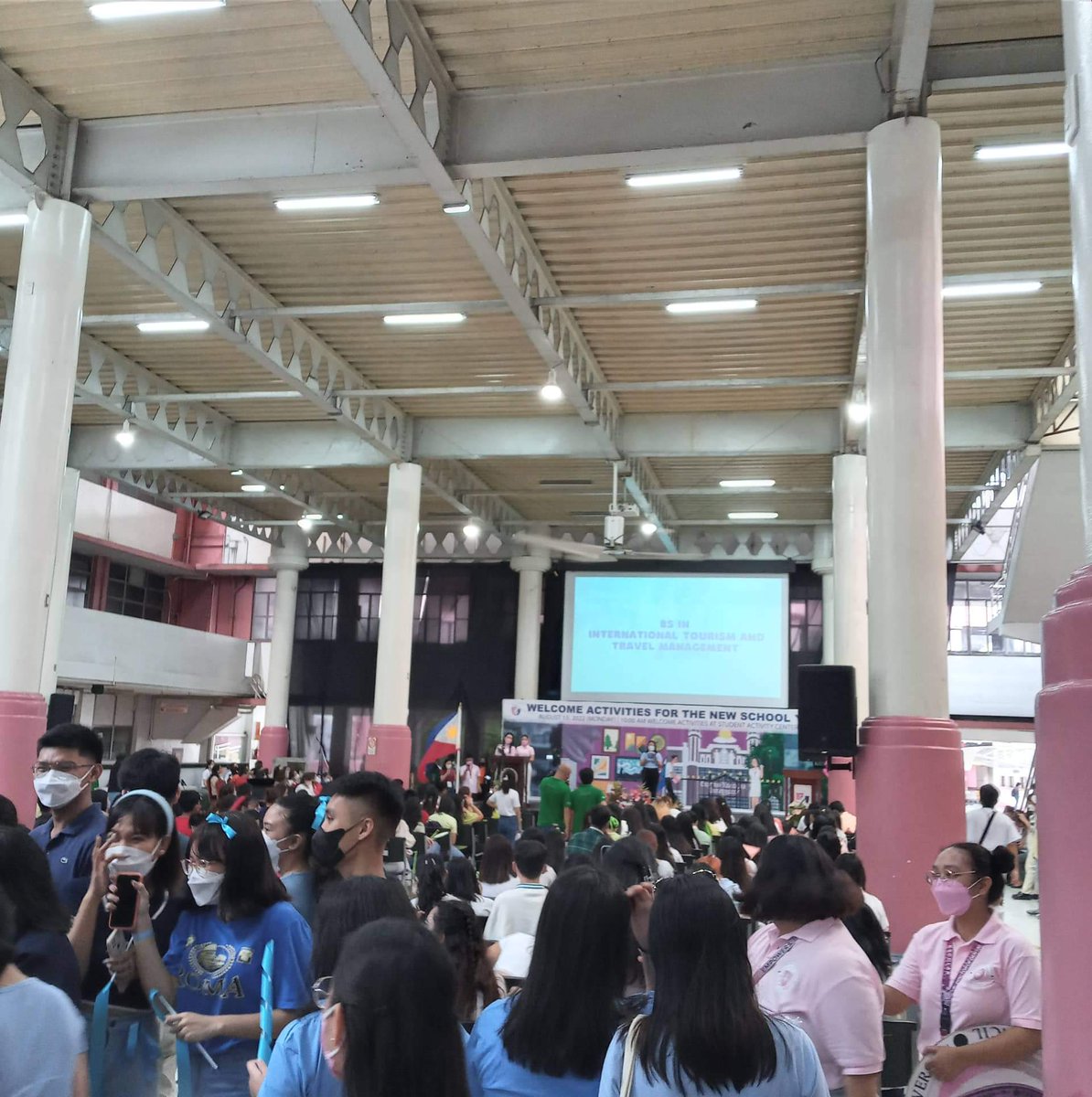 ABMendio's tweet photo. WELCOME HOME, ESCOLARIANS! 🦂

Matapos ang halos dalawang taon ng pagsasara, muling binuksan ang pamantasan ng CEU sa Mendiola upang salubungin ang mga mag-aaral nito sa panibagong akademikong taon ng 2022-2023.

#ReadyForEscolarianLife https://t.co/DZl7jFKRD9