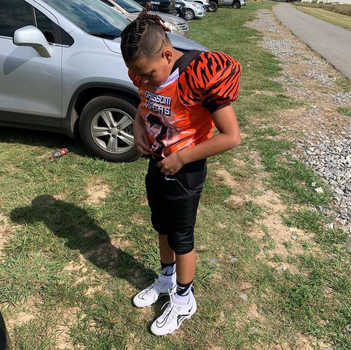 moneythedon09's tweet photo. Big boy suited up for the 1st game of the season saturday & did great! Let’s go Mr. RB!! #MyNumber3 https://t.co/EwRr0CgRIT