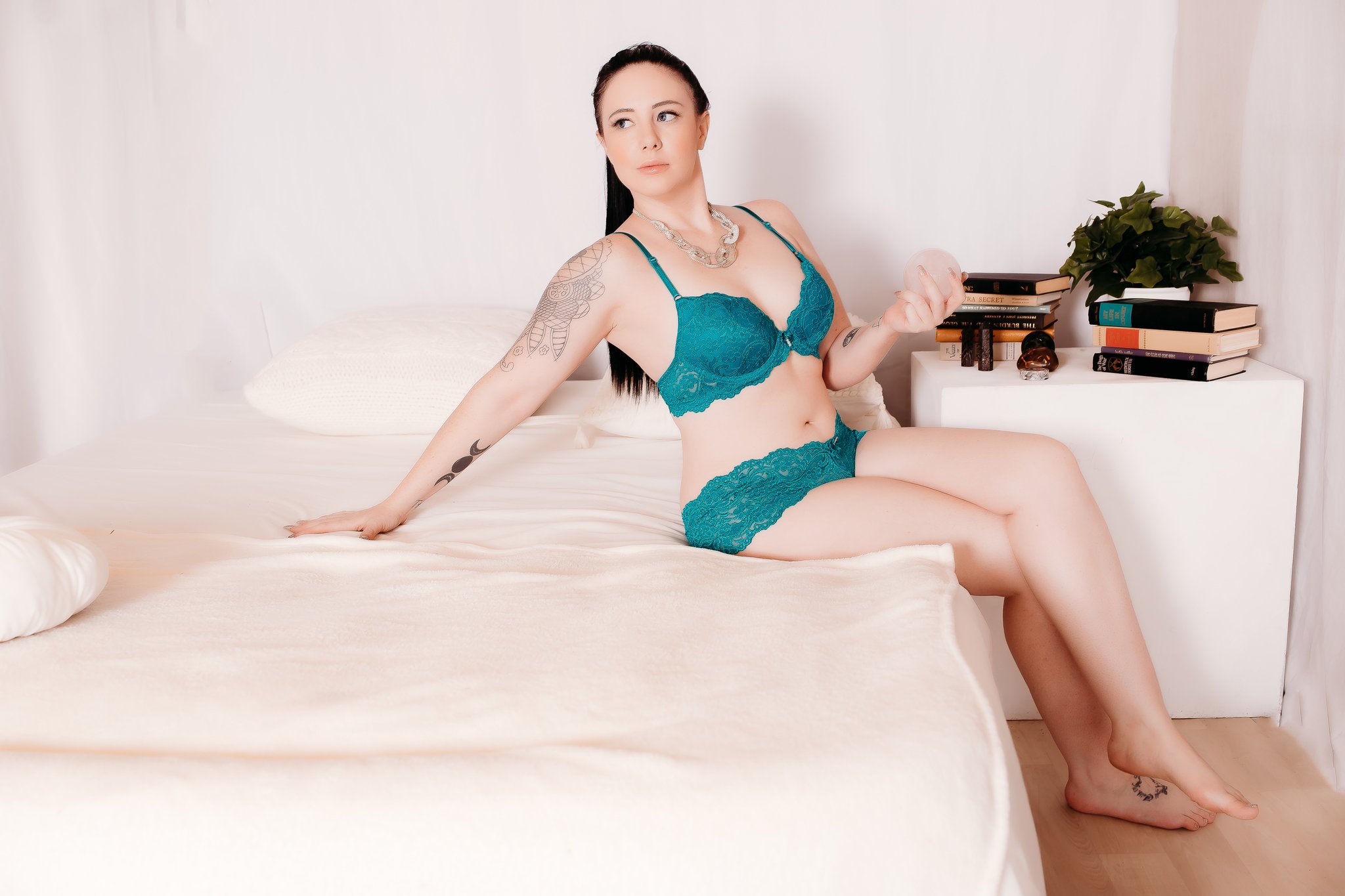 jenna_mae_@chickenranchbrothel on Twitter: "I'm so excited to announce that I've extended my