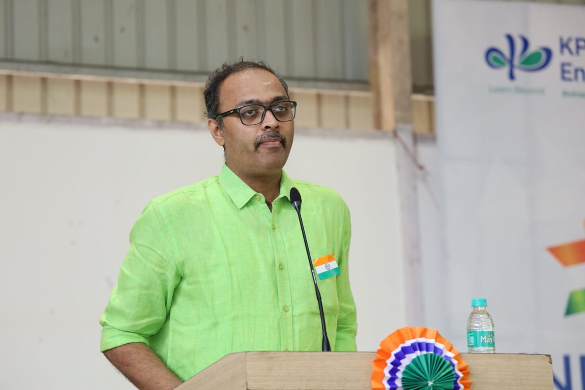 KPRIETonline's tweet photo. The national flag has been hoisted by Dr. M. Akila, Principal, KPRIET in the presence of our Chief Guest Mr. Niranjan Bharathi, Poet at Phoenix Circle, KPRIET. 
The grand celebration includes NCC Cadets Parade, Patriotic run, presidential address by Dr. M. Akila and  (1/2) https://t.co/ZiEOxAwabE