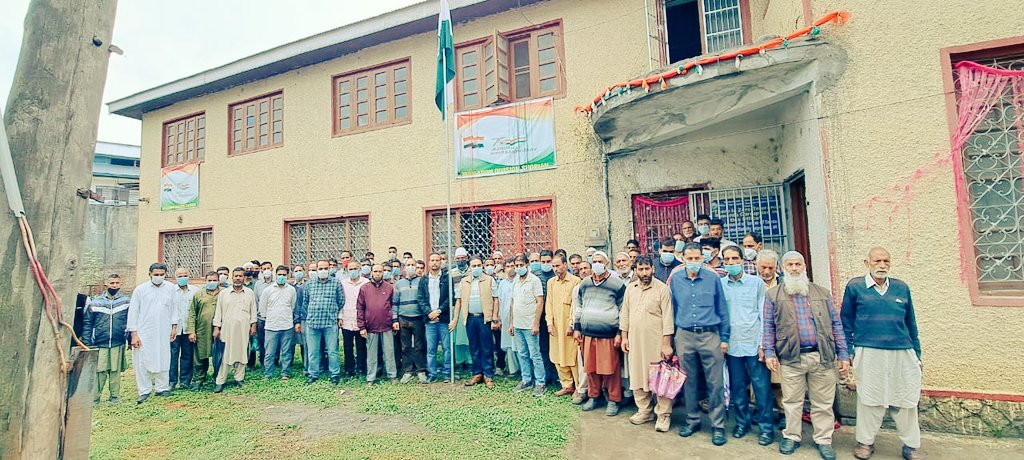 ShopianDivision's tweet photo. Celebrating our freedom and saluting all those freedom fighters who laid their lives for the country! Happy Independence Day! @CWCOfficial_FF @ifckashmir @Jalshakti_JK @metsrinagar @AdvisorBJKGovt @AshokKhemka_IAS @dmshopian @AshokParmar_IAS https://t.co/UbjrWFKtIV