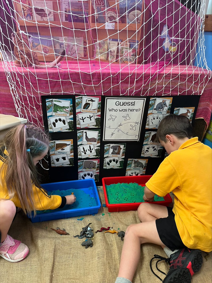 WA_Edu_News's tweet photo. Cervantes Primary School's ‘home corner’ is a hive of activity. 🦘🔥🏕️

Teacher Hayley Curtin and EA Kara Isles have brought the outside into the classroom, with an authentic mia-mia in a bush setting, animal-tracking trays, and pebbles to design aboriginal symbols. https://t.co/ywCpVo9vKH