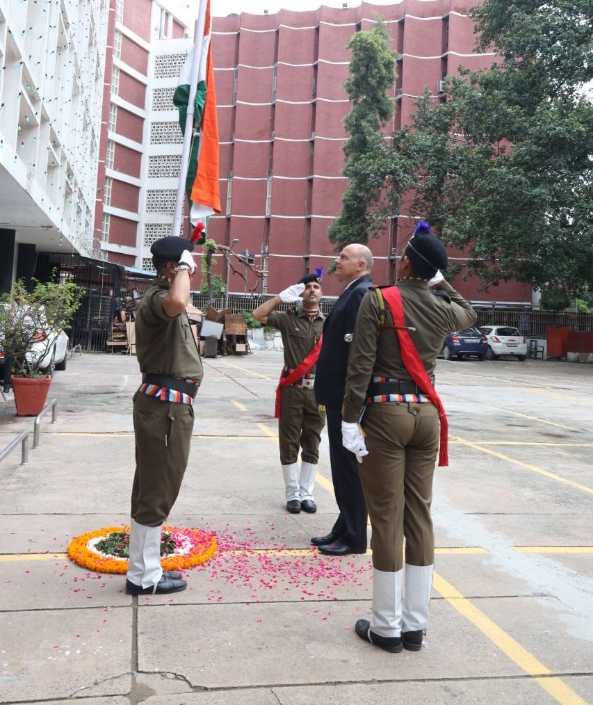 airindia's tweet photo. #FlyAI: Air India celebrated the 75th Independence Day of India with enthusiasm. Mr Campbell Wilson CEO and MD hoisted the Tricolour at Air India Headquarters, Delhi. https://t.co/WTB9lcfl44
