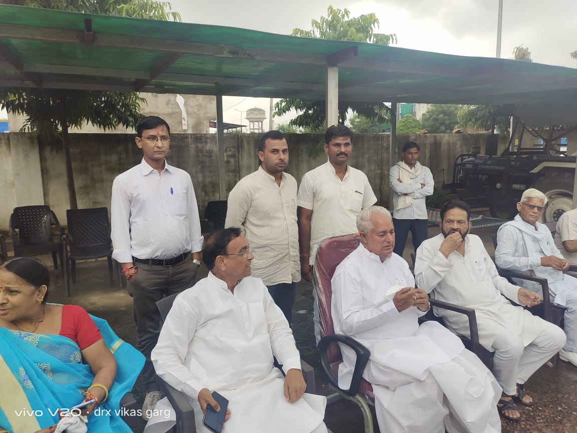 Mahendr19791009's tweet photo. राजस्थान के #फार्मासिस्ट को और चिकित्सा विभाग के अभ्यर्थियों को #मेरिट भर्ती से आजादी चाहिए उनको #लिखित परीक्षा चाहिए भारत को आजाद हुए 75 साल हो गए लेकिन मेरिट भर्तियों से अभी तक आजादी नहीं मिली🇮🇳🇮🇳 @ashokgehlot51 @SachinPilot @RajCMO @RahulGandhi @priyankagandhi @sharatjpr https://t.co/p3vc1As8Kp