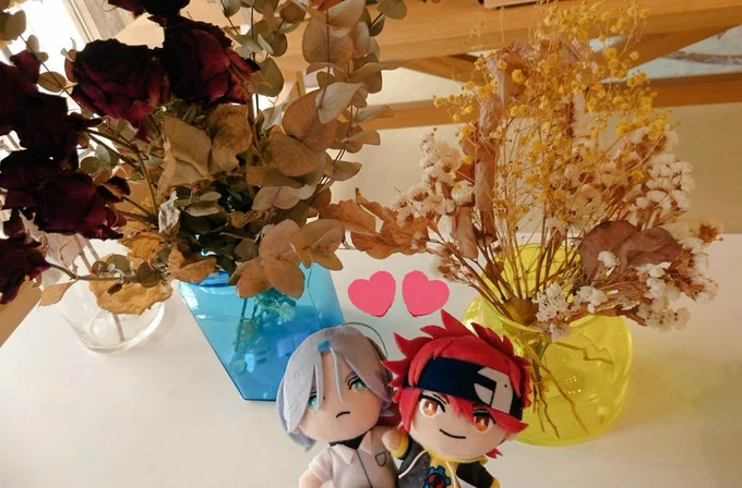 バラ園もいてきた ちっちゃいバラ可愛いあとラン暦カラーの花瓶あって萌えた 