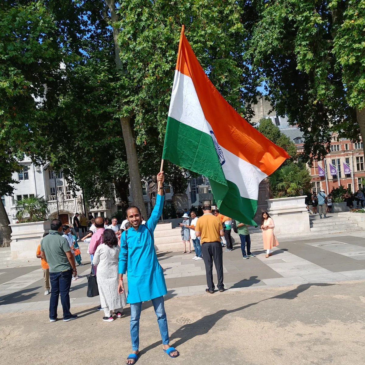 Happy independence day #HarGharTringa #AazadiKaAmritMahotsav #parliamentsquare #London @narendramodi @AmitShah @sambitswaraj