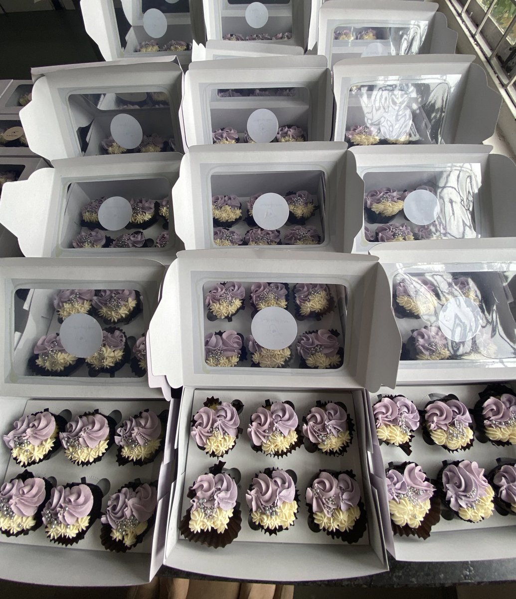 pulled off my biggest order yet!!
66 boxes (almost 400 cupcakes) in two days; couldn’t feel prouder than this 🥰