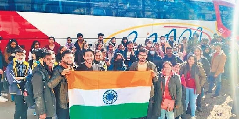 drshah3110's tweet photo. #HarGharTiranga  @PMOIndia  @NMC_IND is requested to save future of Ukraine returned Indian Students by accomodating us in Indian medical colleges.Please give Freedom From Pain and Stress. @narendramodi  @MoHFW_INDIA @OfficeOf_MM #studentsindark https://t.co/8NActfhl9l