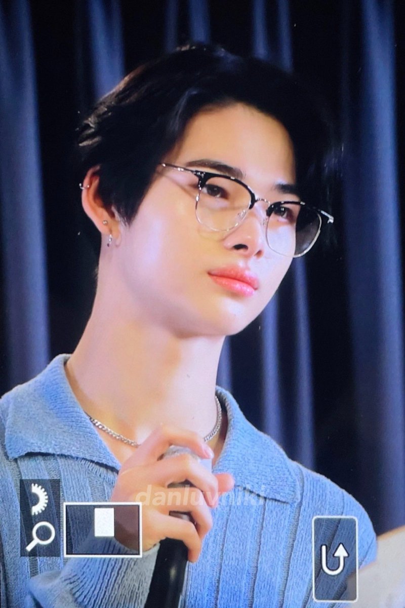 NI_KIFMS's tweet photo. how is he real 🥲 #ni_ki https://t.co/NDxSuCW7SF