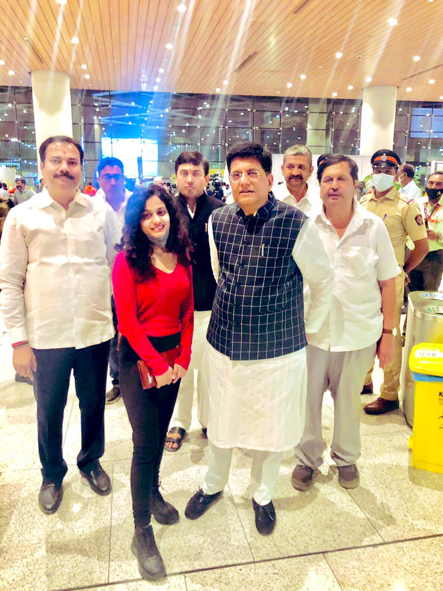 Ashka711's tweet photo. Grateful abt the fact being a proud Indian that #OperationGanga was possible in no time🇮🇳; bt at the same time “Disheartened” abt not getting any clear indication from @NMC_IND . Getting tweets abt prescriptions of students antidepressants &amp; therap @DrSJaishankar #studentsindark https://t.co/KzCb6KQiFq