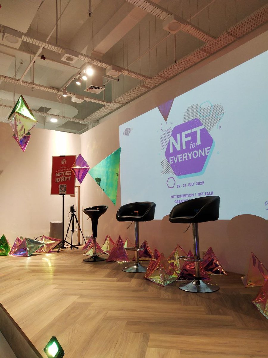 lockteam_nft's tweet photo. End of July, Lock team went to @GanaraArtSpace at Hublife Indonesia organized by @idnft_ , we got knowledge about nft from there, thank you for making the NFT talk event. I wish the creators and collectors success in NFT. Let's support each other #NFTs #NFTCommunity #LockteamNFT https://t.co/2kU3KGnGlV