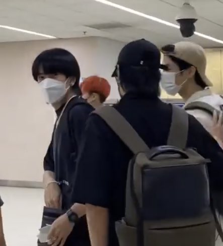 cclodye's tweet image. OH MY GOD BIBLEBUILD SPOTTED TOGETHER TODAY AT THE AIRPORT

#biblebuild