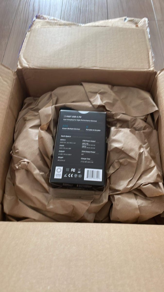 fiso42's tweet photo. @MyUS_Shopaholic This is how https://t.co/pw6OSxgAiG make their bucks on your wallet, and here's why their shipping calculator is a total lie: double oversized cardboard to add weight and volume. From a 15$ quote to a 62$ bill. https://t.co/okxaPGnzfH