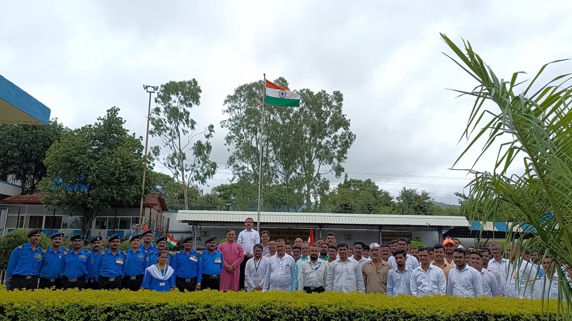 BPCLWai's tweet photo. #IndependenceDay #HarGharTiranga 

Happy Independence day to all from BPCL Wai LPG Team!
@BPCLimited @BPCLLPG
@singharunbpcl @kumarsantbpcl @TVPANDIYAN1 @sudiptom1968 @rksingh4145 https://t.co/Ad0s3iFjTS